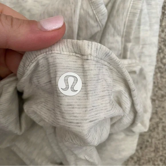 Lululemon scarf - Picture 2 of 6